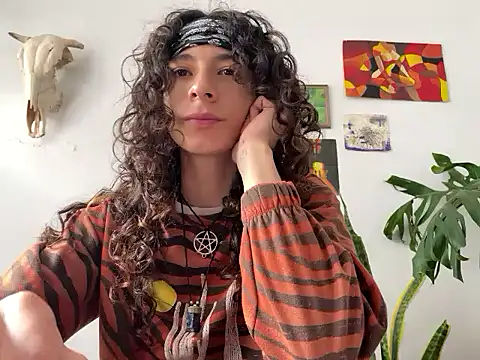 camille delrey online show from September 17, 2025, 7:48 pm