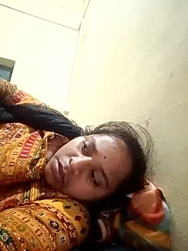 Hot crety online show from December 3, 2025, 4:16 pm