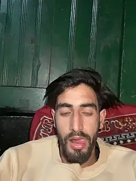 lyath3245 online show from April 6, 2026, 3:24 pm