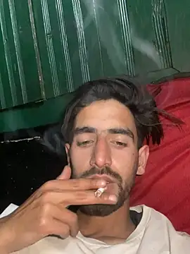 lyath3245 online show from April 15, 2026, 6:42 am