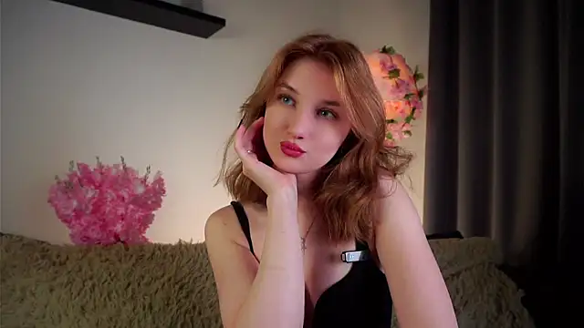 Snapshot of EasterBonney chatting on October 3, 2025, 10:45 am EasterBonney online show from October 3, 2025, 10:45 am