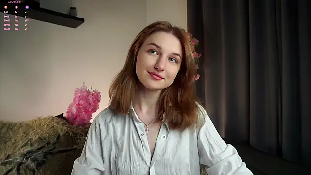 Snapshot of EasterBonney chatting on November 5, 2025, 11:21 am EasterBonney online show from November 5, 2025, 11:21 am