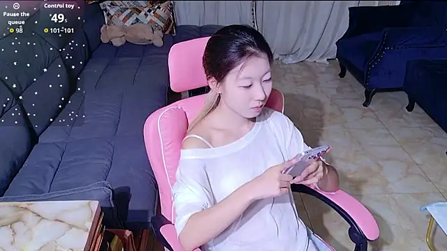 Snapshot of Deserve_E chatting on September 17, 2025, 2:52 pm Deserve E online show from September 17, 2025, 2:52 pm