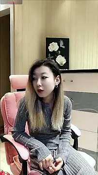 Snapshot of Deserve_E chatting on November 25, 2025, 10:26 am Deserve E online show from November 25, 2025, 10:26 am