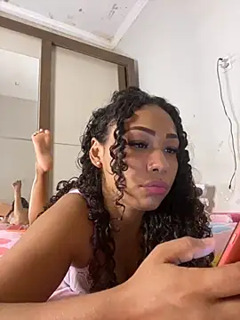 jhennyfer online show from September 13, 2025, 5:07 am