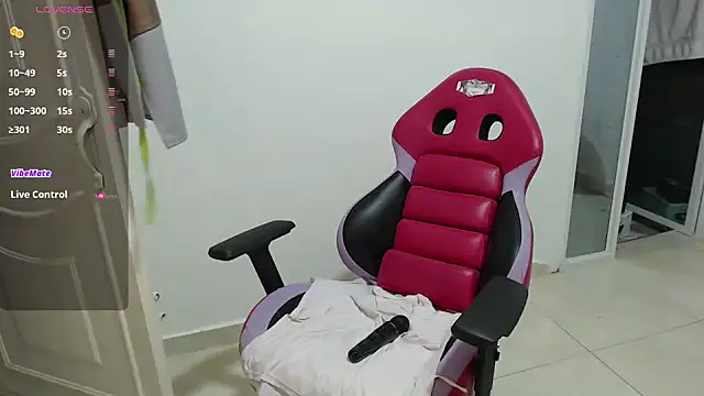 nice oussy online show from October 4, 2025, 10:52 pm