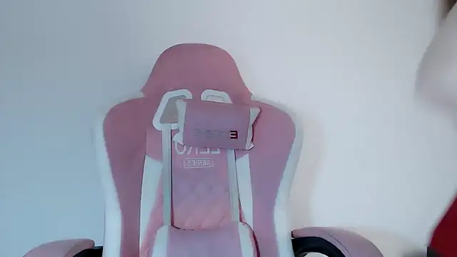 Cam-Ly online show from October 5, 2025, 2:37 pm