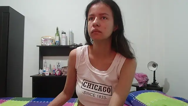 nathaly jones  online show from May 12, 2026, 12:13 pm