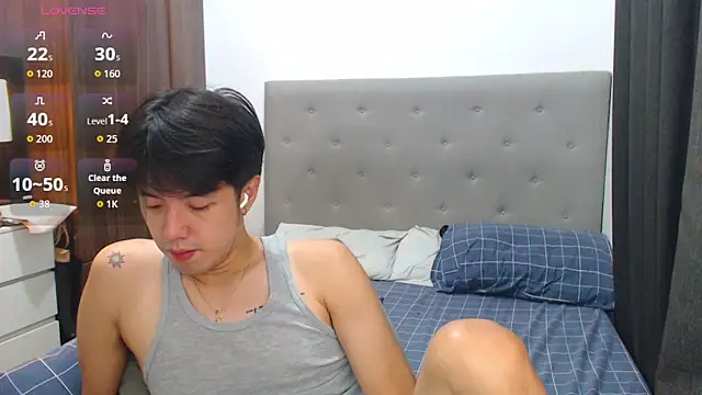 Snapshot of Addictiveboi chatting on October 15, 2025, 3:06 am Addictiveboi online show from October 15, 2025, 3:06 am