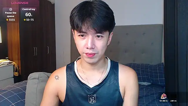 Snapshot of Addictiveboi chatting on October 22, 2025, 4:24 am Addictiveboi online show from October 22, 2025, 4:24 am