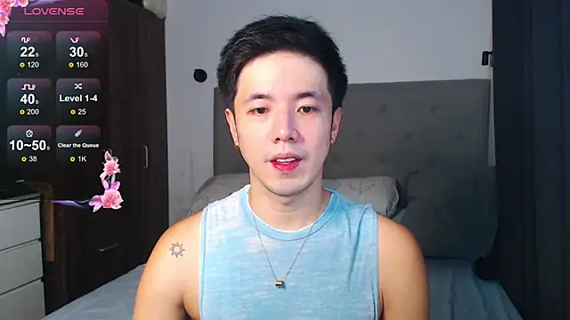 Addictiveboi online show from April 17, 2026, 4:04 am