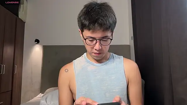 Addictiveboi online show from June 3, 2026, 3:42 am