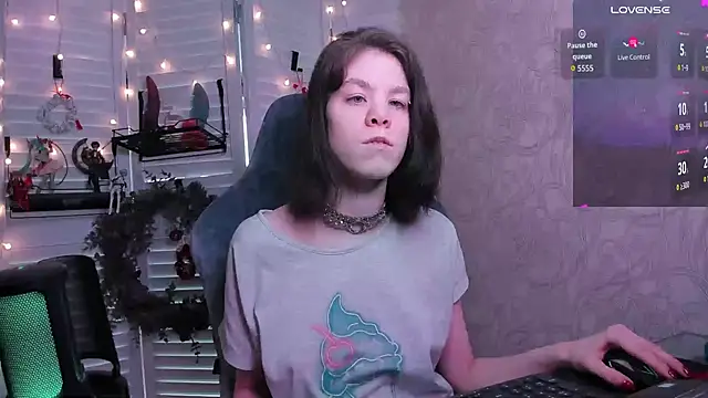 aestheticbeing online show from February 25, 2026, 12:04 pm