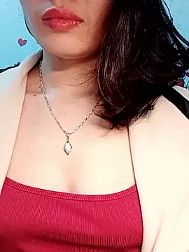 Snapshot of Hinna_x chatting on February 11, 2026, 12:43 pm Hinna x online show from February 11, 2026, 12:43 pm