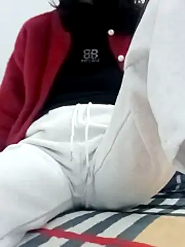 Snapshot of Hinna_x chatting on February 14, 2026, 8:38 pm Hinna x online show from February 14, 2026, 8:38 pm