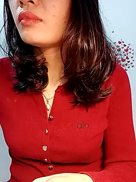 Snapshot of Hinna_x chatting on February 17, 2026, 9:32 pm Hinna x online show from February 17, 2026, 9:32 pm