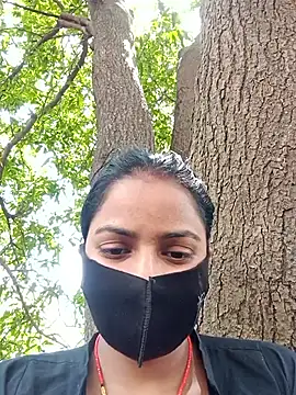 kajalbhabhi44 online show from May 13, 2026, 6:11 am