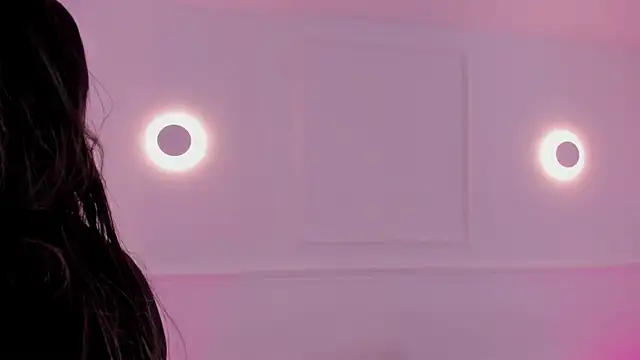 aleksandramiller  online show from June 4, 2026, 1:06 pm
