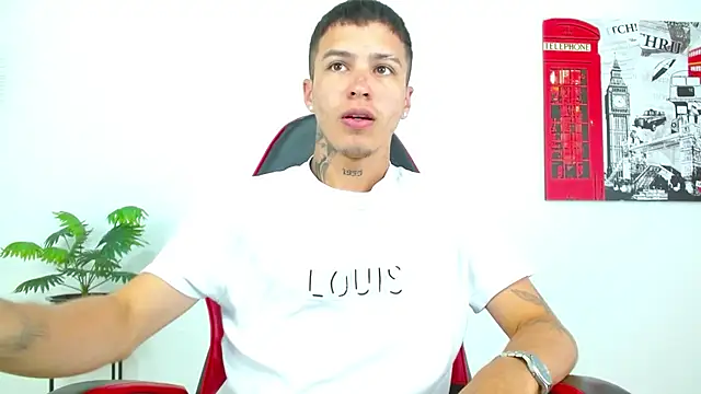 Cumandres18 online show from March 24, 2026, 2:44 pm