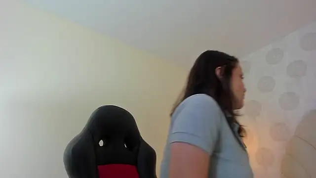 GIANAMILLER6 online show from April 7, 2026, 12:05 pm