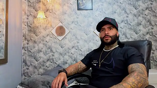 Apolo rousse1 online show from January 7, 2026, 10:01 pm