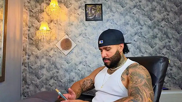 Apolo rousse1 online show from January 17, 2026, 9:29 pm