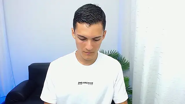 Matiius18 online show from October 2, 2025, 2:13 pm