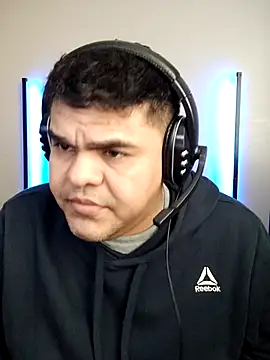 Snapshot of perversus12 chatting on February 25, 2026, 7:23 pm perversus12 online show from February 25, 2026, 7:23 pm