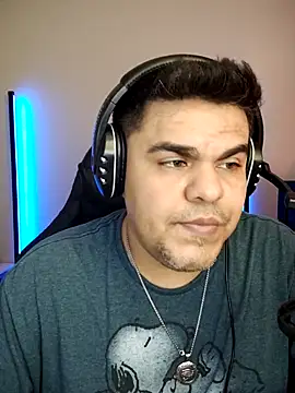 Snapshot of perversus12 chatting on February 27, 2026, 8:31 pm perversus12 online show from February 27, 2026, 8:31 pm