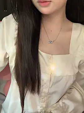 Nana kute20 online show from April 15, 2026, 5:09 pm