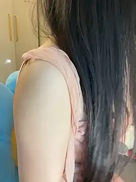 Dior baby online show from March 23, 2026, 3:32 am