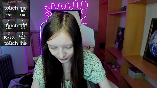 AliceHaris online show from November 7, 2025, 6:13 am