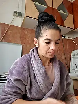 Snapshot of alinaalinutzq chatting on October 18, 2025, 2:07 pm alinaalinutzq online show from October 18, 2025, 2:07 pm