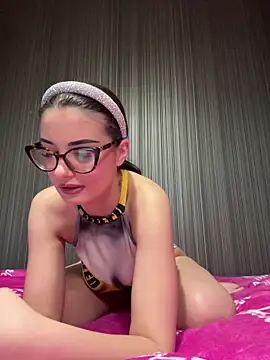 Larra69 online show from March 12, 2026, 6:36 pm