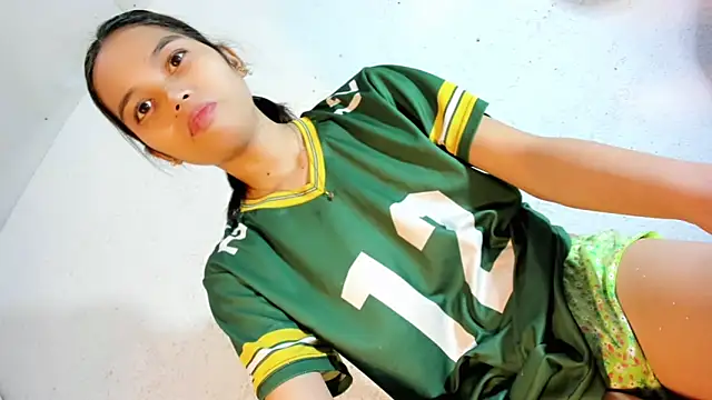 CUTIE GIRLSX online show from June 16, 2026, 1:25 pm