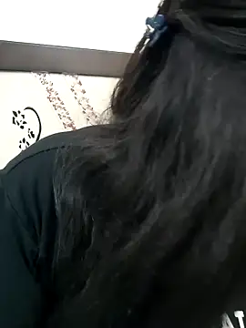 Shy Peehu online show from December 14, 2025, 8:35 pm