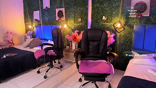 Linagh  online show from September 19, 2025, 11:55 am