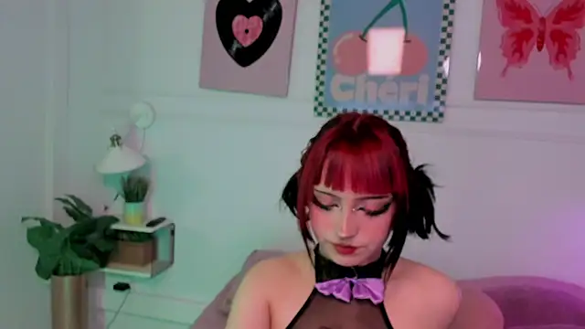 Zoe Lynch  online show from April 14, 2026, 11:38 am