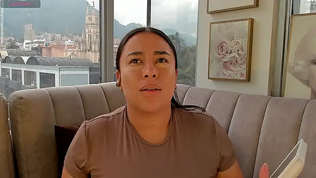 Zoey thompson online show from October 11, 2025, 3:32 pm