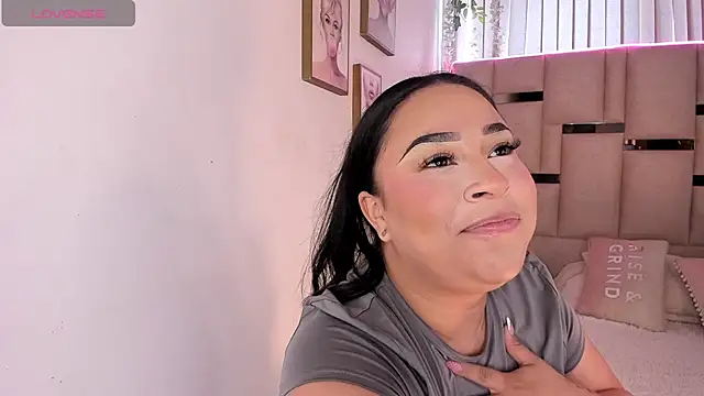 Zoey thompson online show from November 3, 2025, 7:48 pm