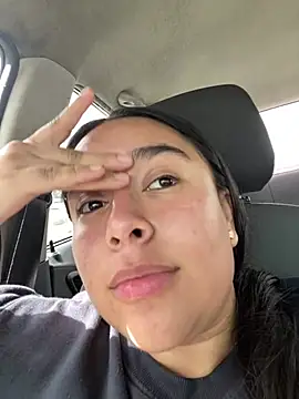 Zoey thompson online show from April 10, 2026, 7:29 pm