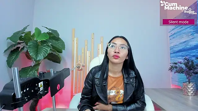 Snapshot of lucyy_liiuu chatting on September 18, 2025, 1:02 pm lucyy liiuu online show from September 18, 2025, 1:02 pm