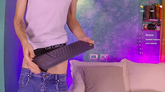 VicenteFerrer online show from November 10, 2025, 11:48 pm