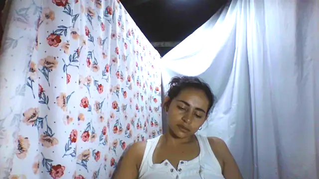 Snapshot of Anabelhotxx16 chatting on September 28, 2025, 2:17 am Anabelhotxx16 online show from September 28, 2025, 2:17 am