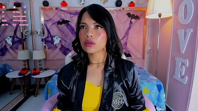 anyjones  online show from October 30, 2025, 7:10 am