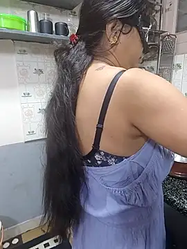 Queen Nightt online show from October 8, 2025, 3:59 am