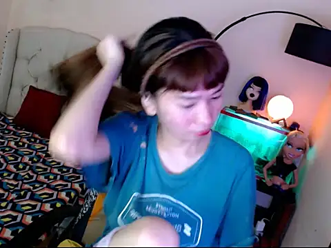 ShantalFoxxy  online show from November 4, 2025, 1:32 pm