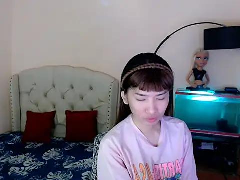 ShantalFoxxy  online show from March 26, 2026, 11:54 pm