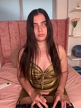 salomecute21 online show from February 7, 2026, 11:36 am