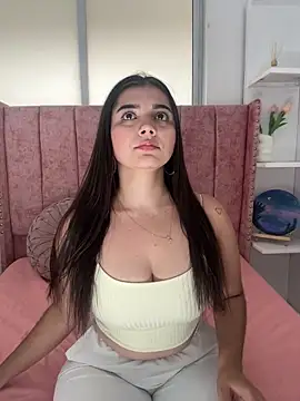 salomecute21 online show from March 29, 2026, 11:43 am